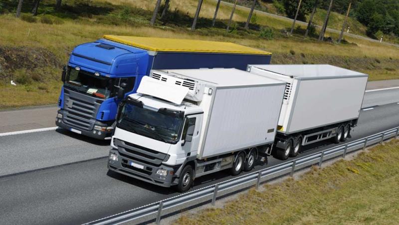 prevpoved prehitevanja a1 slovenija avtocesta tovorna vozila dars avtofotomarket