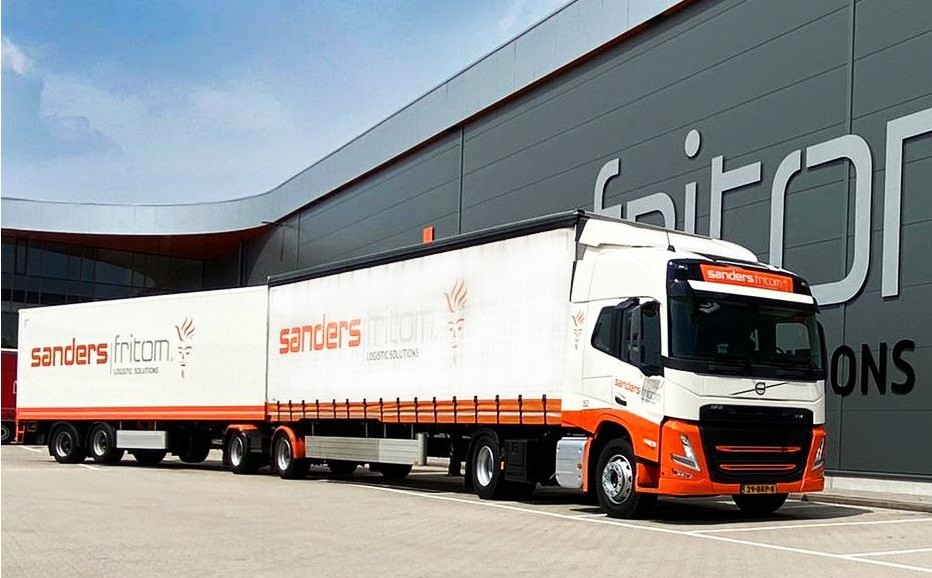 El nuevo Volvo FM 420 como tractora muy económica para el transporte de 25 metros 6 volvo fm 420 25 metrow 1