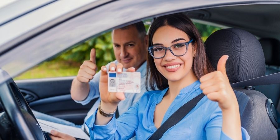 Cuánto cuesta sacarse el carnet de conducir 2022
