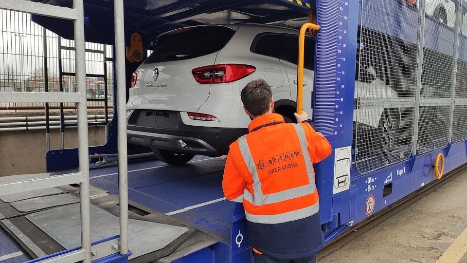 SETRAM participa en el transporte sostenible de vehículos Renault desde sus fábricas al Pue