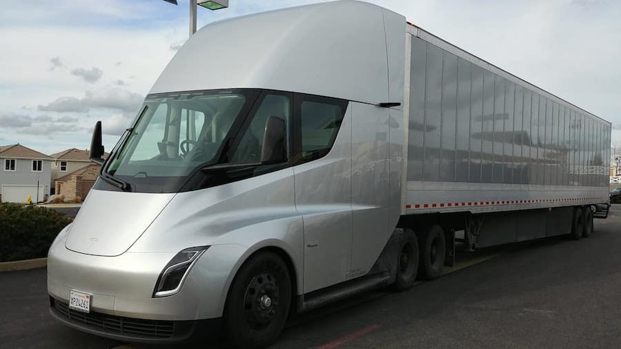 Camión Tesla semi autonomía