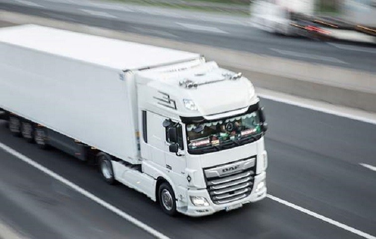 600x400 camion transporte carretera bloomberg 770x420 1