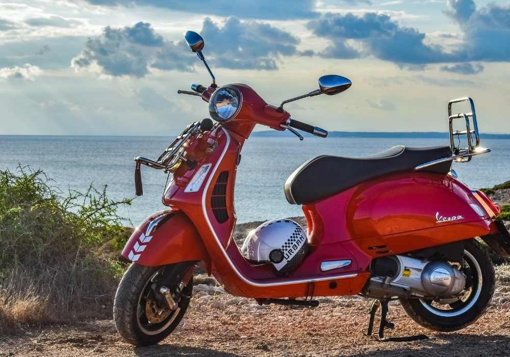 ¿Cómo alquilar una scooter en Formentera?