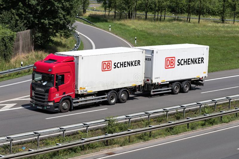 camion de db schenker combinado std scania con los cuerpos escoba en autopista 163463538