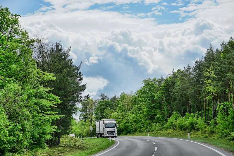Transporte sostenible: la importancia de la sostenibilidad en el transporte de mercancías por carretera