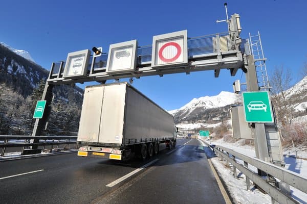 images Categorie Camion Strada Tunnel Gottardo accesso tunnel portale termico camion fntUstra 1