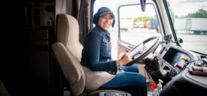 La mujer en el transporte- los retos de las mujeres camioneras