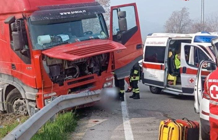 camionista deceduto reggio emilia vigili del fuoco 1
