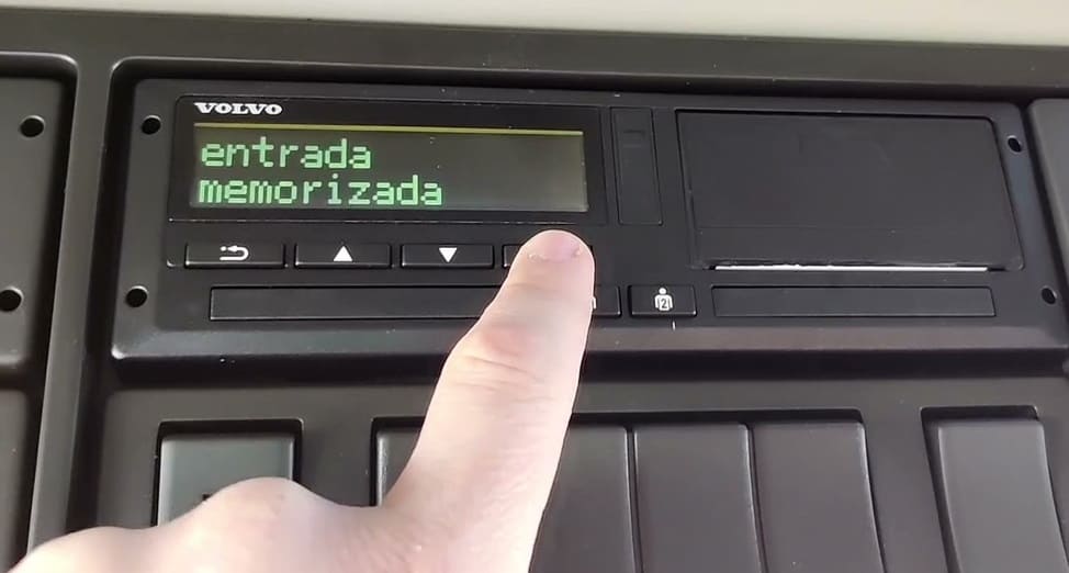 ¿Cómo cambio el horario de invierno al de verano en mi tacógrafo digital? 1 maxresdefault 1