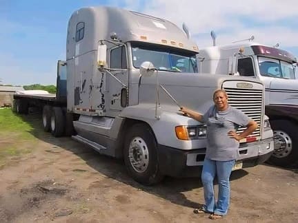 Una camionera viuda y madre de 4 hijos, recorre Centroamérica al volante de su camión 4 476152897 660139186661165 6634797662166050227 n 1