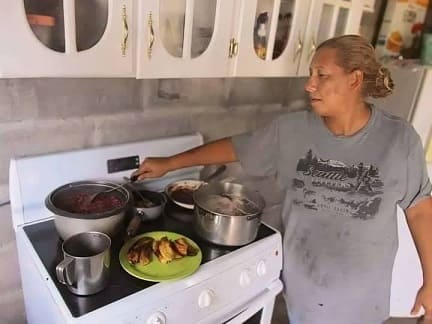 Una camionera viuda y madre de 4 hijos, recorre Centroamérica al volante de su camión 6 476169902 660139183327832 5455009345524327801 n 1