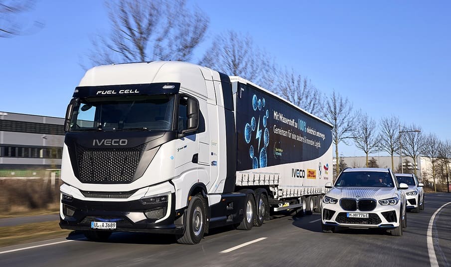 Iveco entrega dos camiones de hidrógeno a BMW como parte del proyecto H2Haul 1 iveco bmw 1